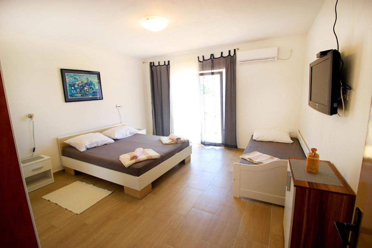 Appartement The Peaceful Vacation à Metajna Extérieur photo